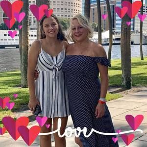 Meet your Posher, Lori